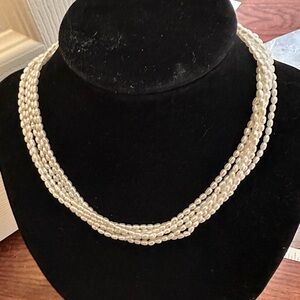 Elegant freshwater Pearl Necklace